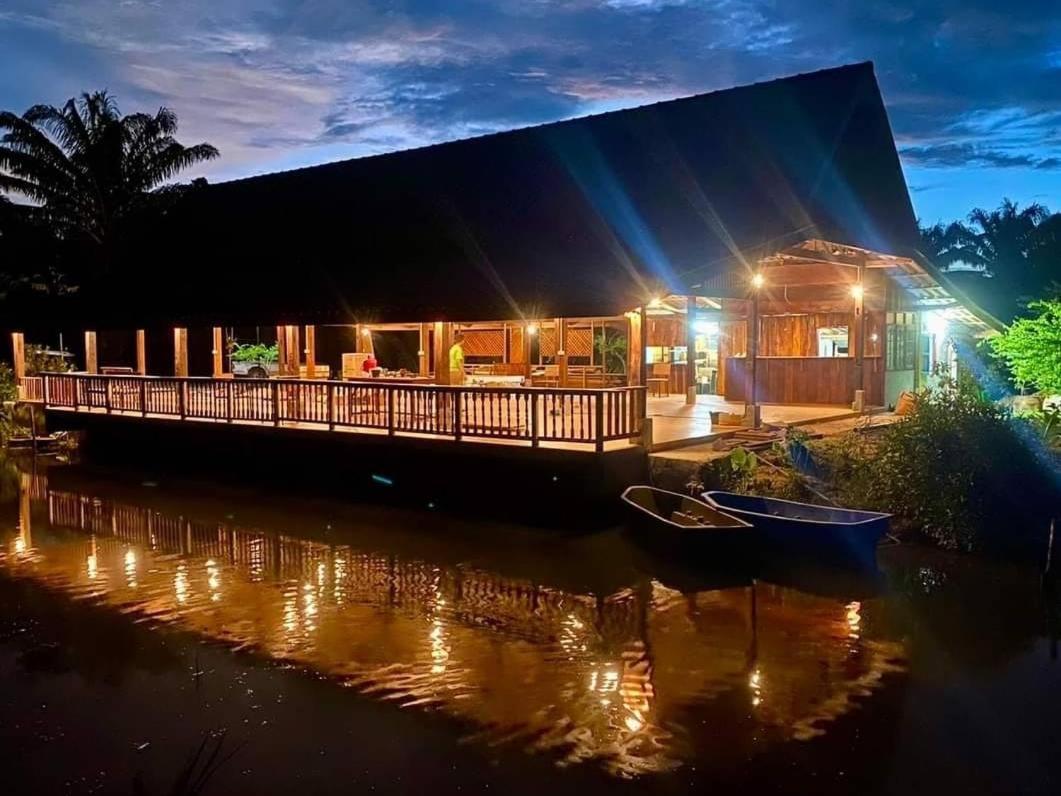 ปารมีฟาร์มสเตย์ Takuapa Экстерьер фото